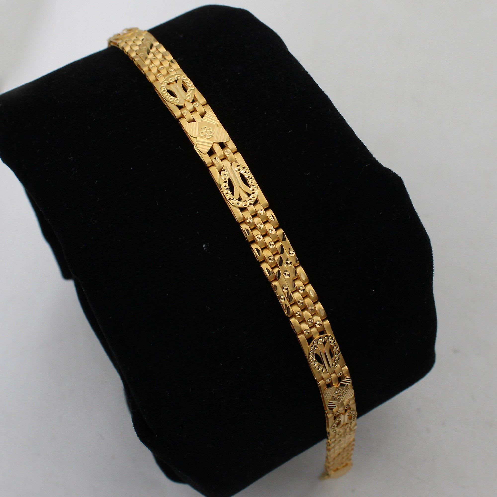 22K Gold Bracelet – Pure Style with Premium Craftsmanship